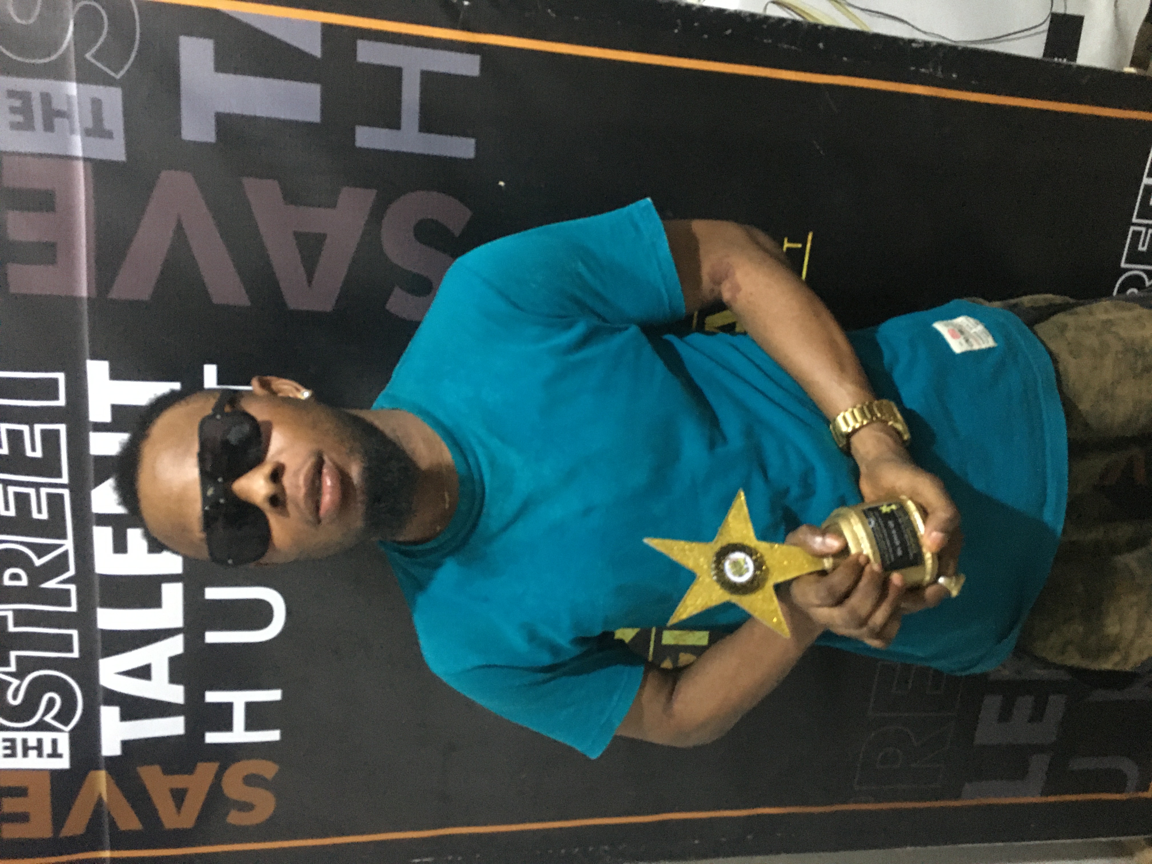 Highlighted Giant Star artist